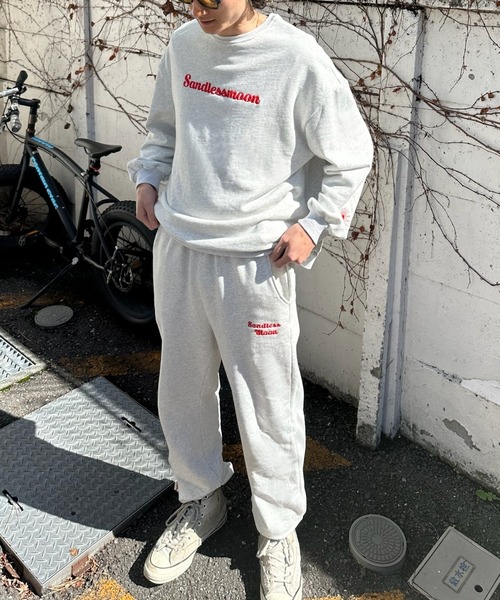 sandlessmoon(サンドレスムーン)の「logo オーバーサイズスウェット(スウェット・レディース・オートミール/ブルー/ブラック・FREE)」の12枚目の写真