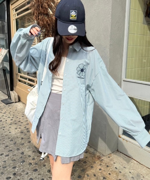 nemne store(ネンネストア)の「【低身長&高身長サイズあり】フラワー刺繍ストライプシャツ(シャツ/ブラウス・レディース・グリーン/ピンク/アイボリー/ブルー・SMALL/MEDIUM/LARGE)」の3枚目の写真