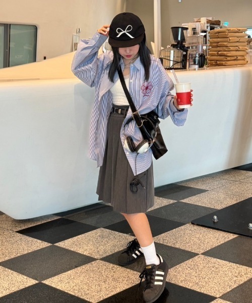 nemne store(ネンネストア)の「【低身長&高身長サイズあり】フラワー刺繍ストライプシャツ(シャツ/ブラウス・レディース・グリーン/ピンク/アイボリー/ブルー・SMALL/MEDIUM/LARGE)」の18枚目の写真