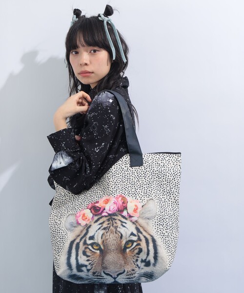 mmts(マミタス)の「LUCIE DANCETTE / ジップトートBAG L 旅行 猫 ユニセックス ライブ ギフト A4サイズ対応 推し活(トートバッグ・レディース・その他/その他1・ONE SIZE)」の11枚目の写真