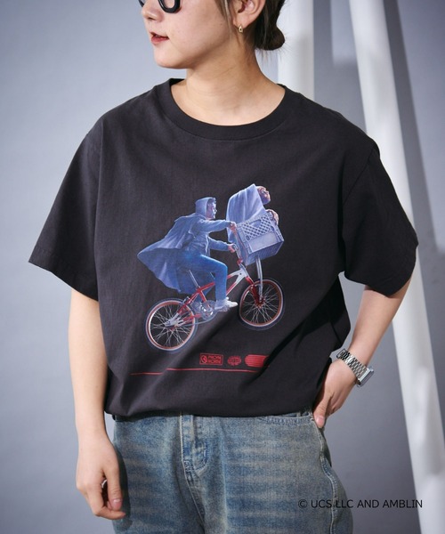 UCS（ユーシーエス）の「【UNIVERSAL × TYPY】ムービー半袖Tee/WEB限定（Tシャツ/カットソー・レディース・オフホワイト/ホワイト系その他2/ブラック系その他/ブラック系その他3/チャコールグレー/ブラック/ブラック系その他2/ホワイト/ホワイト系その他/ホワイト系その他3・MEDIUM/LARGE/X-LARGE/XX-LARGE）」の18枚目の写真