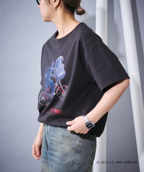 UCS（ユーシーエス）の「【UNIVERSAL × TYPY】ムービー半袖Tee/WEB限定（Tシャツ/カットソー・レディース・オフホワイト/ホワイト系その他2/ブラック系その他/ブラック系その他3/チャコールグレー/ブラック/ブラック系その他2/ホワイト/ホワイト系その他/ホワイト系その他3・MEDIUM/LARGE/X-LARGE/XX-LARGE）」の22枚目の写真