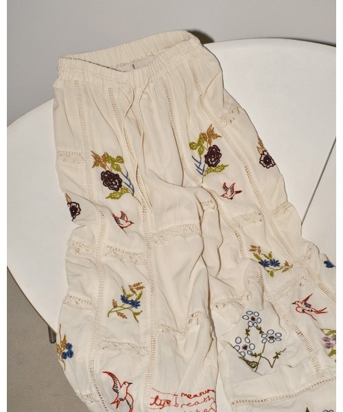 パンツ Embroidery Patchwork Trousers 12410703 TODAYFUL（トゥデイフル）の「TODAYFUL Embroidery Patchwork