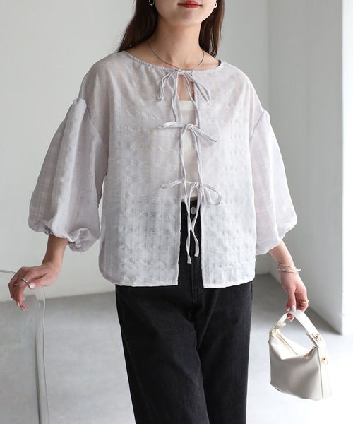 Riberry（リベリー）の「前後2WAYシアーサッカーパフスリーブブラウス（シャツ/ブラウス・レディース・ブラック/オフホワイト/ライトグレー・FREE）」の5枚目の写真