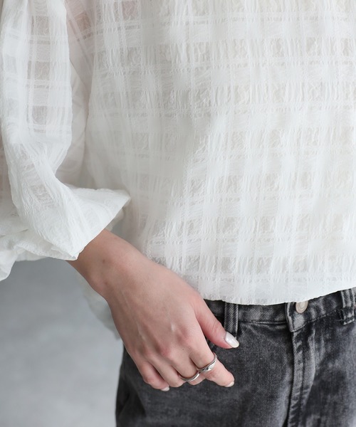 Riberry（リベリー）の「前後2WAYシアーサッカーパフスリーブブラウス（シャツ/ブラウス・レディース・ブラック/オフホワイト/ライトグレー・FREE）」の20枚目の写真