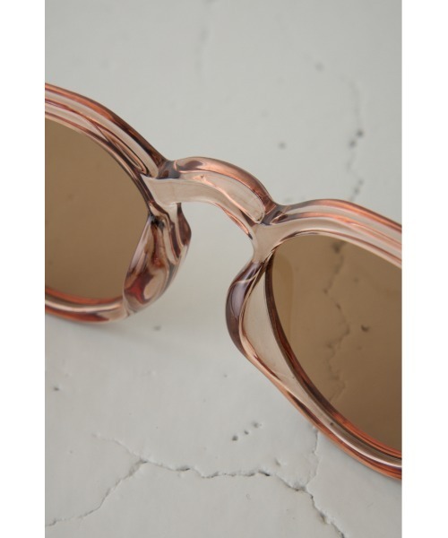 AZUL by moussy（アズールバイマウジー）の「ポリゴンシェイプクリアアイウェア（サングラス・レディース・ブラック/ブラウン・FREE）」の12枚目の写真