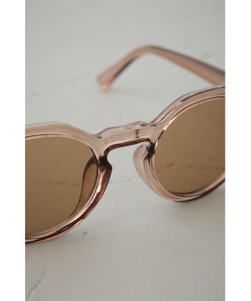 AZUL by moussy（アズールバイマウジー）の「ポリゴンシェイプクリアアイウェア（サングラス・レディース・ブラック/ブラウン・FREE）」の13枚目の写真