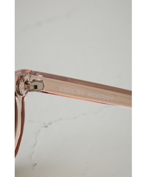 AZUL by moussy（アズールバイマウジー）の「ポリゴンシェイプクリアアイウェア（サングラス・レディース・ブラック/ブラウン・FREE）」の14枚目の写真