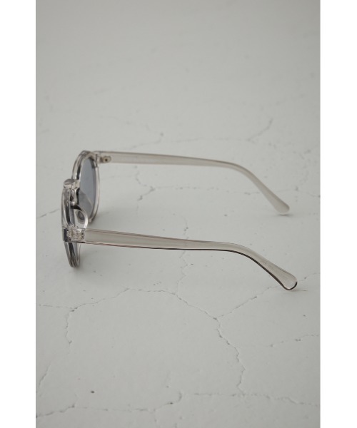 AZUL by moussy（アズールバイマウジー）の「ポリゴンシェイプクリアアイウェア（サングラス・レディース・ブラック/ブラウン・FREE）」の4枚目の写真