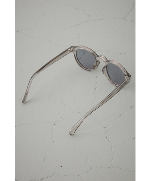 AZUL by moussy（アズールバイマウジー）の「ポリゴンシェイプクリアアイウェア（サングラス・レディース・ブラック/ブラウン・FREE）」の5枚目の写真