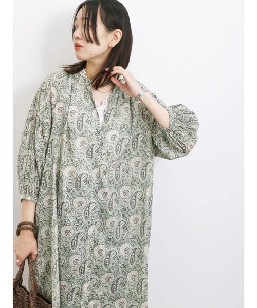 Samansa Mos2 blue（サマンサモスモスブルー）の「【Made in India】ペイズリー花柄ワンピース（ワンピース・レディース・カーキ/キナリ/グレー・F）」の16枚目の写真