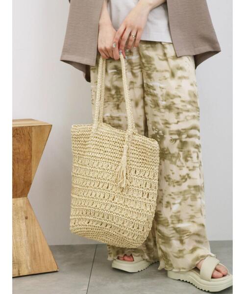 Samansa Mos2 blue（サマンサモスモスブルー）の「ペーパーフリンジバッグ（ハンドバッグ・レディース・ブラウン/ベージュ・F）」の2枚目の写真