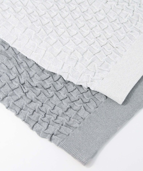 Torrazzo Donna（トラッゾドンナ）の「ラメポコポコ編みノースリーニット（ニット/セーター・レディース・ホワイト/シルバー・FREE）」の3枚目の写真