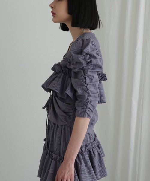 CREOLME（クレオルム）の「(CREOLME)ギンガムチェックフリルキャミソール（キャミソール・レディース・ブラック/ブルー・FREE）」の4枚目の写真