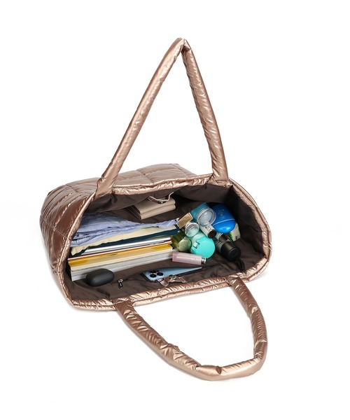 jouetie（ジュエティ）の「【jouetie/ジュエティ】メタリックナイロンキルティング　大容量　ラージトートバッグ（トートバッグ・レディース・ブラック/ネイビー/シルバー/グリーン/ピンク・FREE）」の6枚目の写真