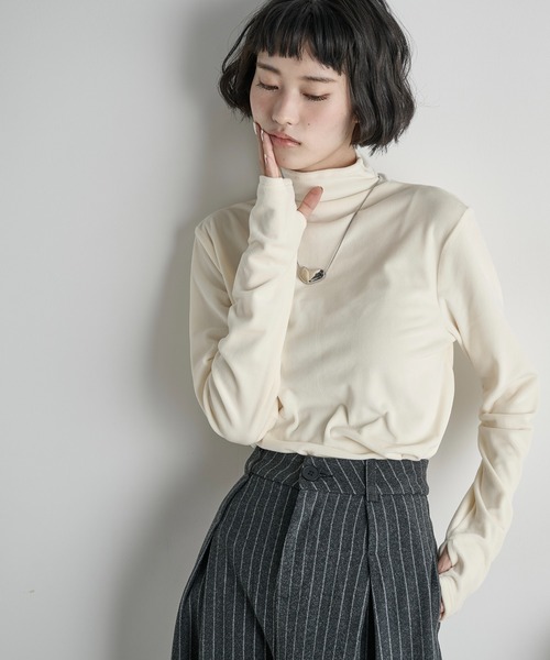 ハイネックフィンガーホールカフベロアトップス（Tシャツ