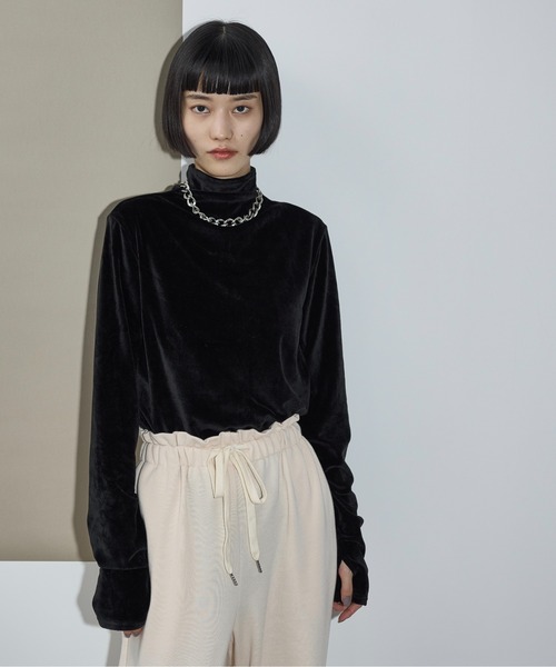 ハイネックフィンガーホールカフベロアトップス（Tシャツ