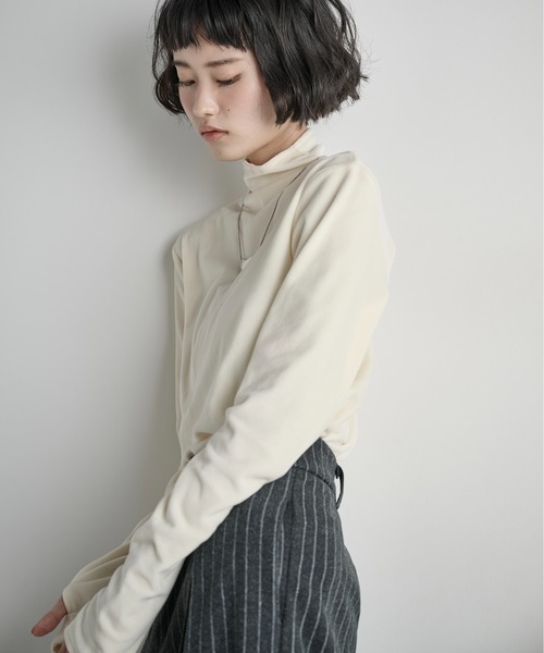 ハイネックフィンガーホールカフベロアトップス（Tシャツ/カットソー