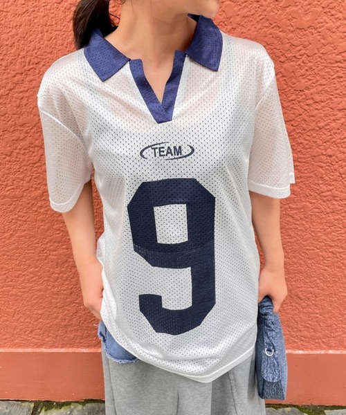 ENIM BY VICKY（エニムバイビッキー）の「メッシュナンバリング襟付きトップス《洗濯機で洗える》（Tシャツ/カットソー・レディース・ブルー/ホワイト・M）」の2枚目の写真