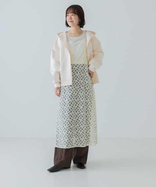 URBAN RESEARCH(アーバンリサーチ)の「コードレースレイヤードワンピース(ワンピース・レディース・オフホワイト/ブラック・FREE)」の10枚目の写真