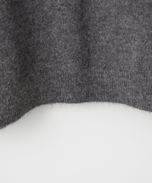 WHIMSIC(ウィムジック)の「【UNISEX】ロゴニットプルオーバー(ニット/セーター・メンズ・チャコールグレー/ブラウン/ネイビー/アイボリー・FREE)」の21枚目の写真