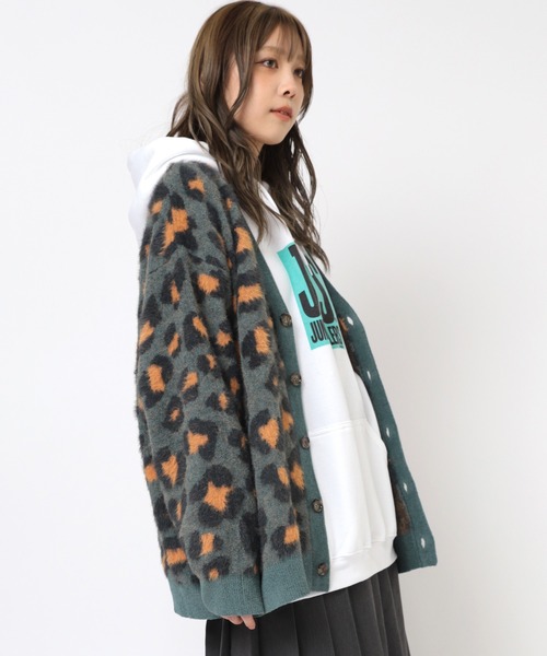 RNA（アールエヌエー）の「K2702 レオパードモール＆シャギーカーデ（カーディガン/ボレロ・レディース・グリーン/イエロー/グレイッシュベージュ・MEDIUM）」の3枚目の写真