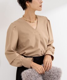 《セットアップ対応》ウォッシャブルVネック前タックブラウス