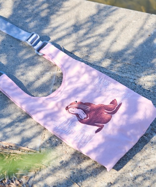 salle de bal（サルデバル）の「KATOKOA / カトコア アニマル ナイロン ミニ ショルダーバッグ  KBI 11003504（ショルダーバッグ・レディース・レッド/カーキ/サックスブルー/イエロー/オリーブドラブ/オレンジ/ピンク/ピンク系1/ネイビー・FREE）」の7枚目の写真