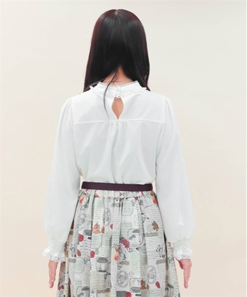 axes femme POETIQUE(アクシーズファムポエティック)の「パペトゥリーロゴ刺繍ブラウス(シャツ/ブラウス・レディース・ブラック/キナリ/ラベンダー・MEDIUM)」の5枚目の写真