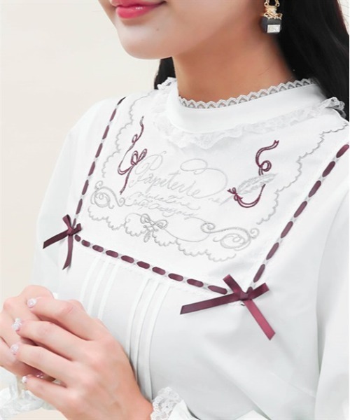 axes femme POETIQUE(アクシーズファムポエティック)の「パペトゥリーロゴ刺繍ブラウス(シャツ/ブラウス・レディース・ブラック/キナリ/ラベンダー・MEDIUM)」の6枚目の写真