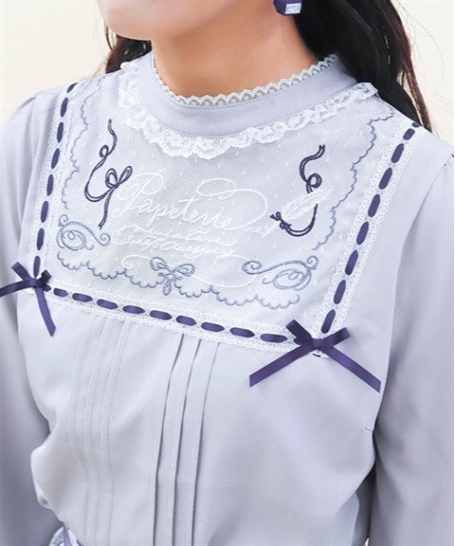 axes femme POETIQUE(アクシーズファムポエティック)の「パペトゥリーロゴ刺繍ブラウス(シャツ/ブラウス・レディース・ブラック/キナリ/ラベンダー・MEDIUM)」の7枚目の写真