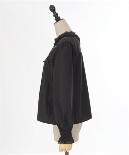 axes femme POETIQUE(アクシーズファムポエティック)の「パペトゥリーロゴ刺繍ブラウス(シャツ/ブラウス・レディース・ブラック/キナリ/ラベンダー・MEDIUM)」の10枚目の写真