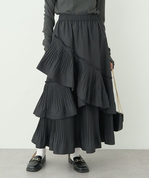 earth music&ecology(アースミュージックアンドエコロジー)の「プリーツティアードスカート(スカート・レディース・モカ/ブラック/ネイビー・FREE)」の2枚目の写真