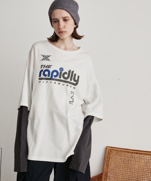 Auntie Rosa Holiday(アンティローザホリデー)の「ロゴルーズレイヤードロンTEE(Tシャツ/カットソー・レディース・オフホワイト/チャコールグレー・FREE)」の1枚目の写真