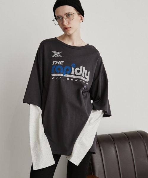 Auntie Rosa Holiday(アンティローザホリデー)の「ロゴルーズレイヤードロンTEE(Tシャツ/カットソー・レディース・オフホワイト/チャコールグレー・FREE)」の3枚目の写真