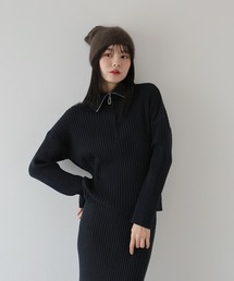 ハーフジップニットスーツ