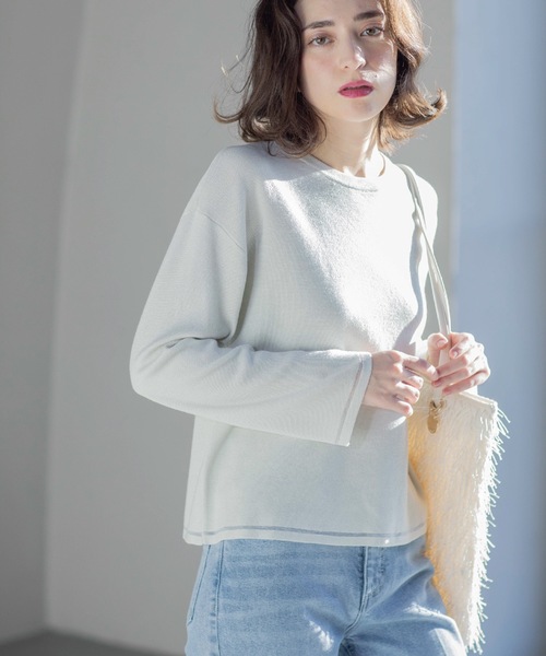 OPAQUE.CLIP（オペークドットクリップ）の「ラメシアーラインニット【洗濯機洗い可】（ニット/セーター・レディース・グリーン系5/ベージュ系その他7/オレンジ系4/ホワイト系6/ネイビー系5・40/38/36/42）」の2枚目の写真