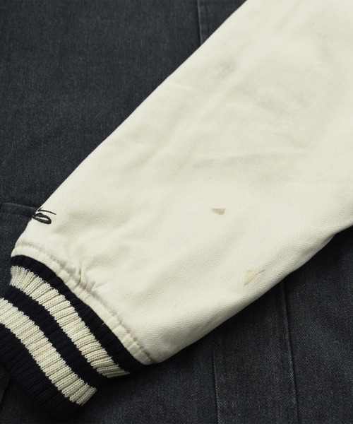 NIKE（ナイキ）の「【ヴィンテージ古着】NIKE 6.0 中綿入り スタジアムジャンパー（スタジャン・メンズ・グレー・LARGE）」の7枚目の写真