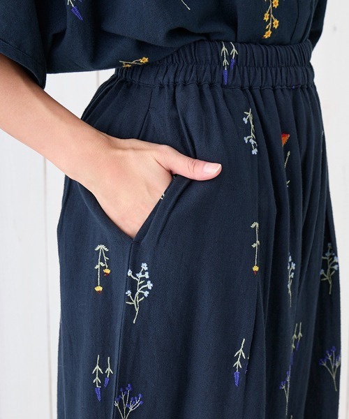 チチカカ（チチカカ）の「フルール刺繍パンツ【WEB限定】（その他パンツ・レディース・ネイビー/ベージュ/グリーン・FREE）」の11枚目の写真