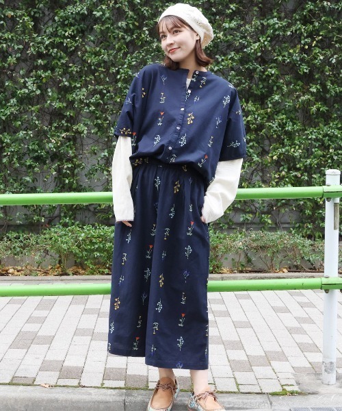 チチカカ（チチカカ）の「フルール刺繍パンツ【WEB限定】（その他パンツ・レディース・ネイビー/ベージュ/グリーン・FREE）」の5枚目の写真