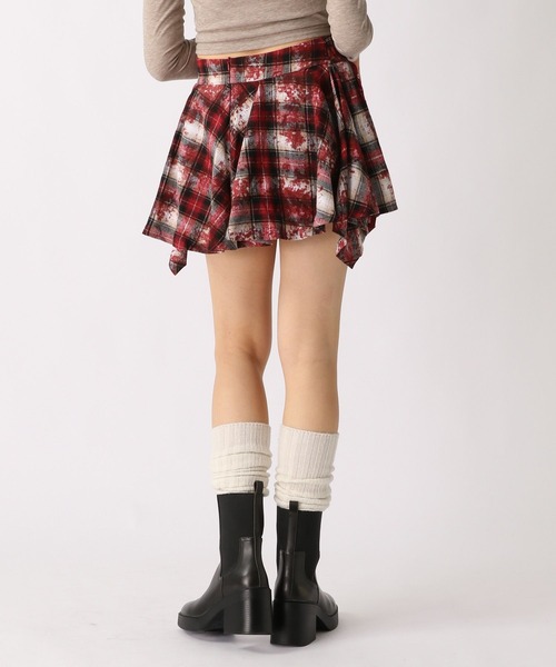 FOREVER 21（フォーエバー トゥエンティーワン）の「【2025SS】アシメチェックミニスカート（スカート・レディース・ベージュ/レッド・FREE）」の10枚目の写真