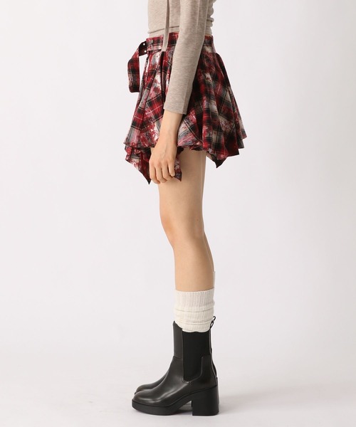 FOREVER 21（フォーエバー トゥエンティーワン）の「【2025SS】アシメチェックミニスカート（スカート・レディース・ベージュ/レッド・FREE）」の17枚目の写真