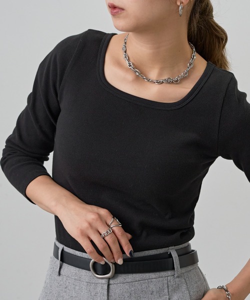 極美品　LEONARD LL カットソー 黒に総花柄　スクエアネック　日本製 極美品 LEONARD LL カットソー 黒に総花柄 スクエアネック 日本製