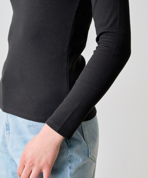 COLONY 2139（コロニートゥーワンスリーナイン）の「スクエアネックリブロングスリーブプルオーバー（Tシャツ/カットソー・レディース・グレイッシュベージュ/ブラック/ブラウン/ホワイト・LARGE/MEDIUM/SMALL）」の8枚目の写真