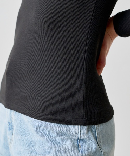 COLONY 2139（コロニートゥーワンスリーナイン）の「スクエアネックリブロングスリーブプルオーバー（Tシャツ/カットソー・レディース・グレイッシュベージュ/ブラック/ブラウン/ホワイト・LARGE/MEDIUM/SMALL）」の9枚目の写真