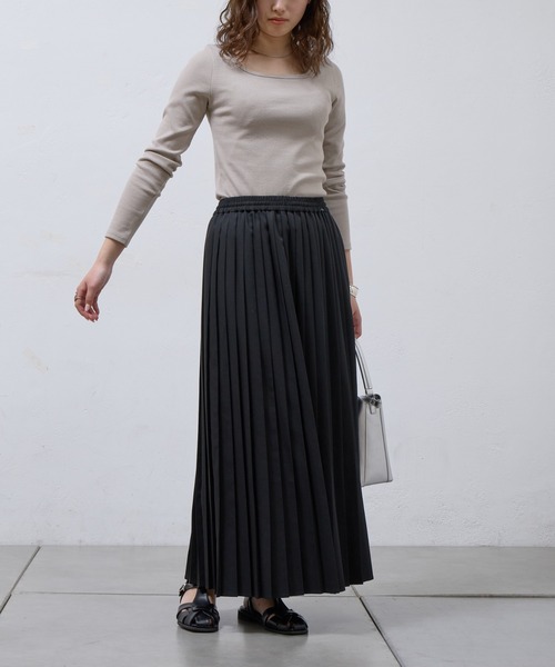 COLONY 2139（コロニートゥーワンスリーナイン）の「スクエアネックリブロングスリーブプルオーバー（Tシャツ/カットソー・レディース・グレイッシュベージュ/ブラック/ブラウン/ホワイト・LARGE/MEDIUM/SMALL）」の15枚目の写真