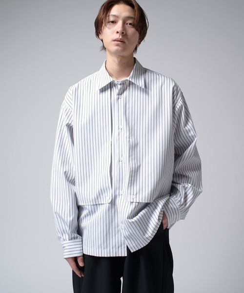 Lui's（ルイス）の「【Neucon/ニューコン】ガンフラップオーバサイズストライプシャツ（シャツ/ブラウス・メンズ・サックスブルー/ホワイト・2/1）」の2枚目の写真