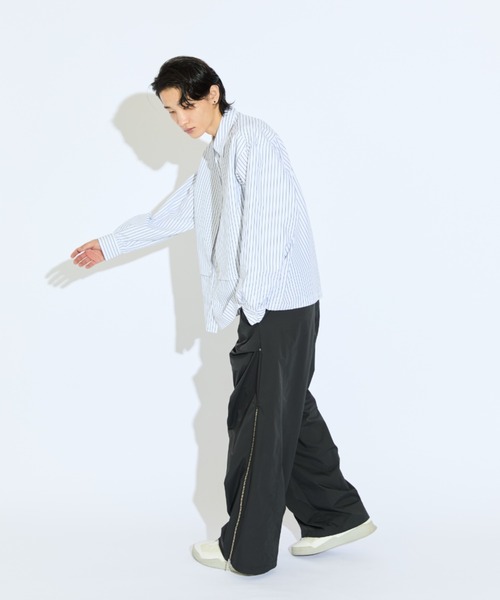 Lui's（ルイス）の「【Neucon/ニューコン】ガンフラップオーバサイズストライプシャツ（シャツ/ブラウス・メンズ・サックスブルー/ホワイト・2/1）」の7枚目の写真