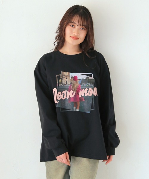 HER CLOSET(ハークローゼット)の「【shemoshelly】Neon Moonオーバーサイズグラフィック ロンT(Tシャツ/カットソー・レディース・ブラック/ホワイト・FREE)」の1枚目の写真