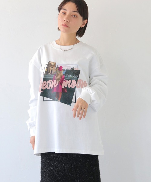 HER CLOSET(ハークローゼット)の「【shemoshelly】Neon Moonオーバーサイズグラフィック ロンT(Tシャツ/カットソー・レディース・ブラック/ホワイト・FREE)」の4枚目の写真